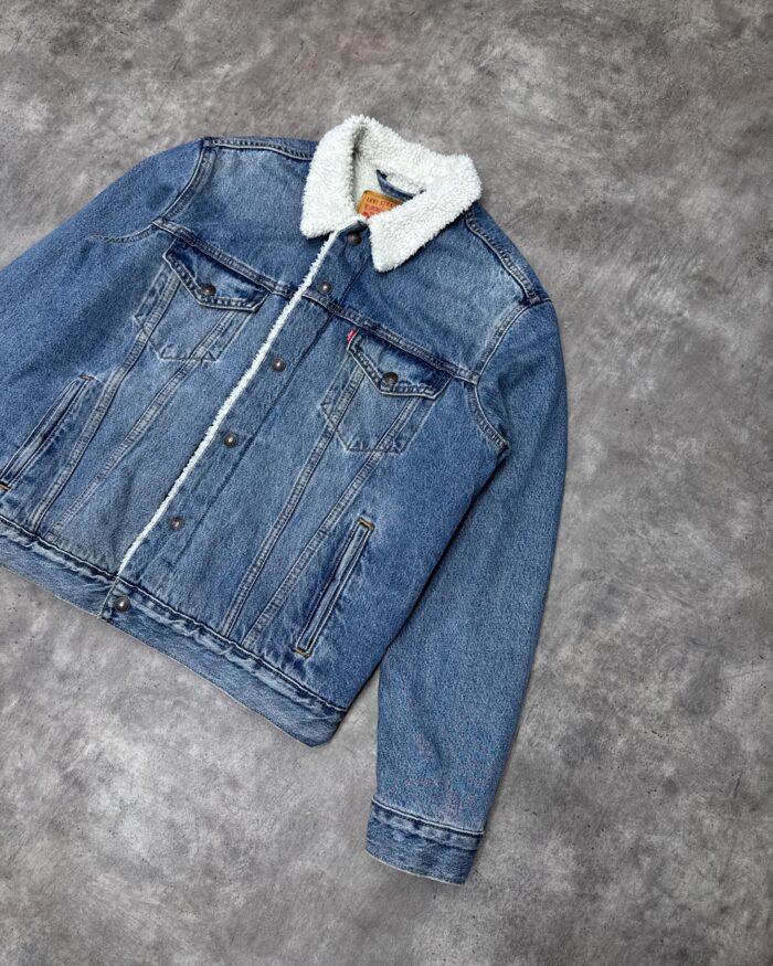 Apc 4877