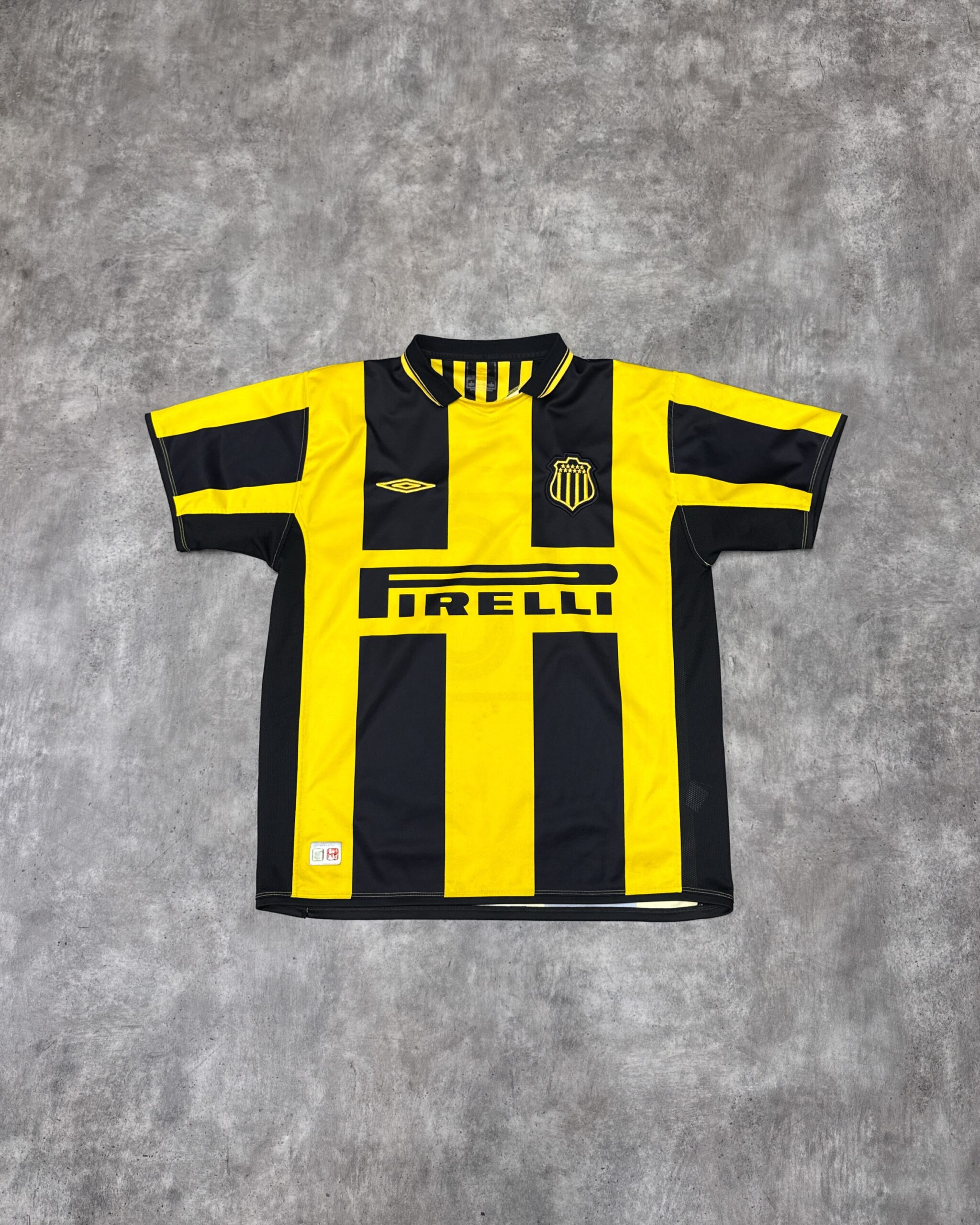 Casaca Peñarol Umbro año 2005, dorsal 10 Roberto Brown